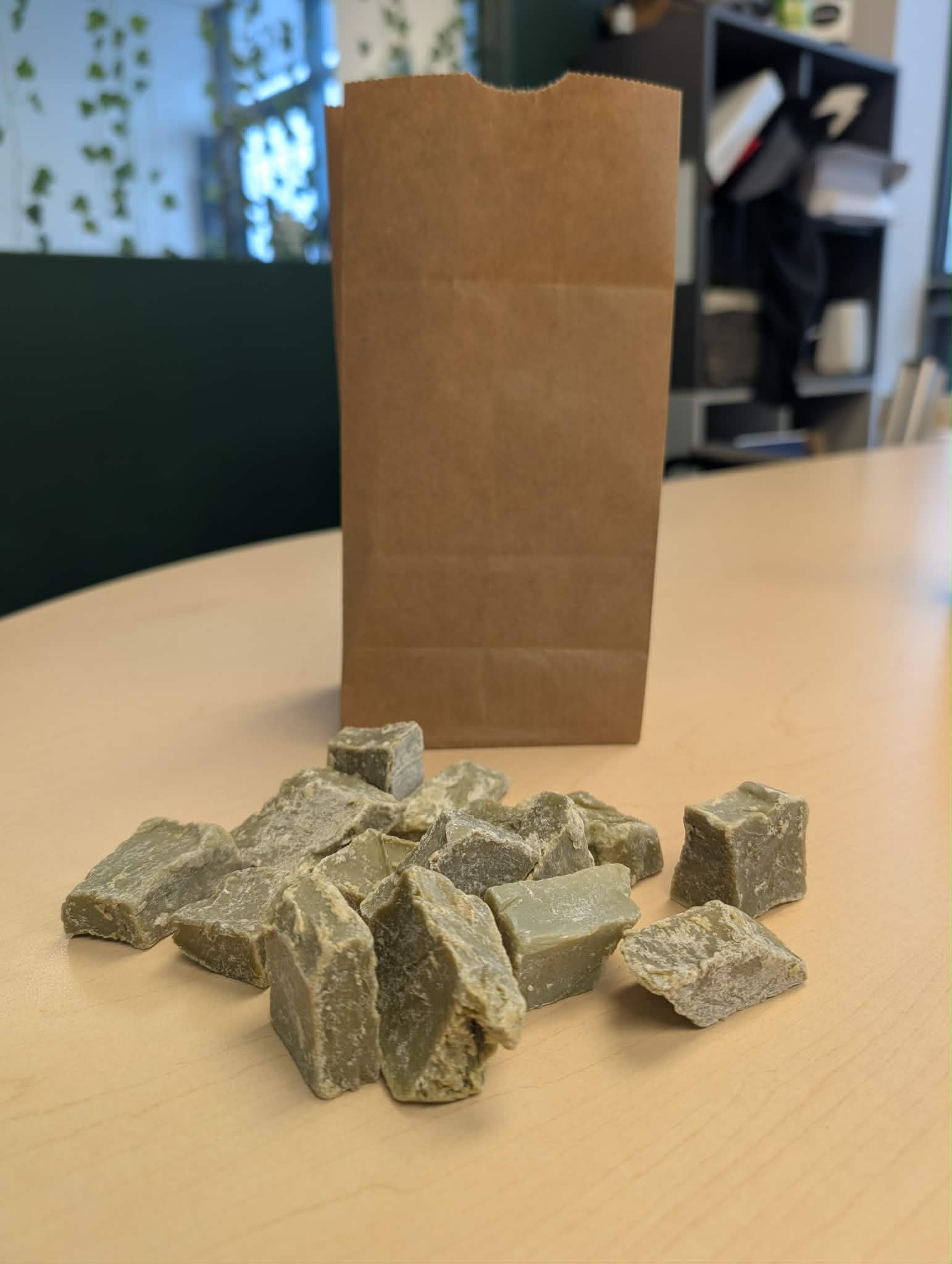 Sac avec petits morceaux de savon de Marseille